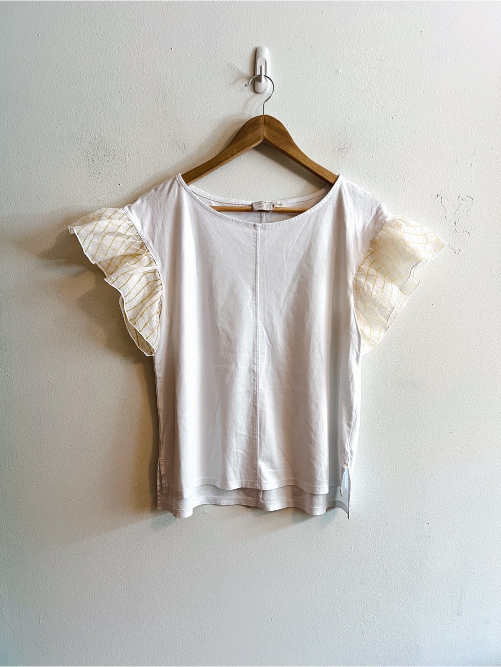 anthropologie flutter sleeve short sleeve top - 100% cotton